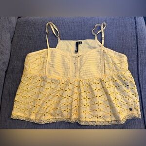 O'Neill Yellow Eyelet Lace Crop Tank Top 100% cotton, adjustable straps Size Med